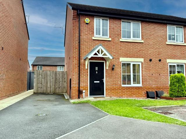 Oxbridge Road, Preston PR4 2 bed semi detached house to rent £895 pcm £207 pw