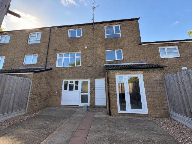 Oxclose, Bretton, PE3 5 bed terraced house to rent £2,200 pcm £508 pw