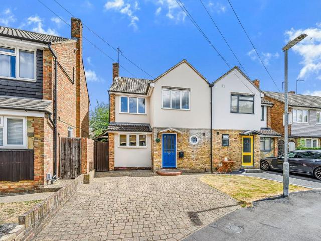 Oxford Close, Cheshunt, Waltham Cross EN8, 3 bed semi detached house to rent, £2,000 pcm | PrimeLocation