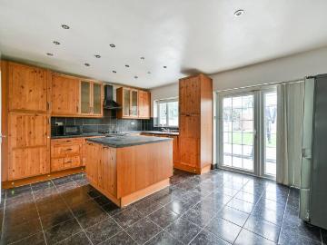 Oxford Avenue, Heston, Hounslow TW5, 4 bed semi detached house to rent, £3,000 pcm | PrimeLocation