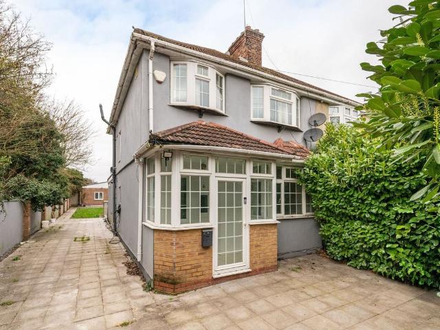 Oxford Avenue, Heston, Hounslow TW5, 4 bed semi detached house to rent, £3,000 pcm | PrimeLocation