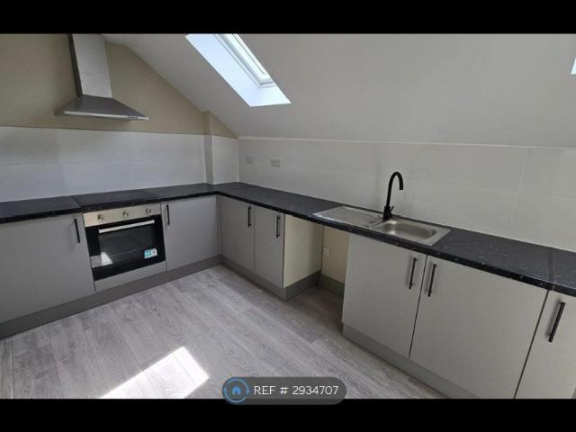 Oxford Gardens, Uxbridge UB9, Studio to rent, £850 pcm | PrimeLocation