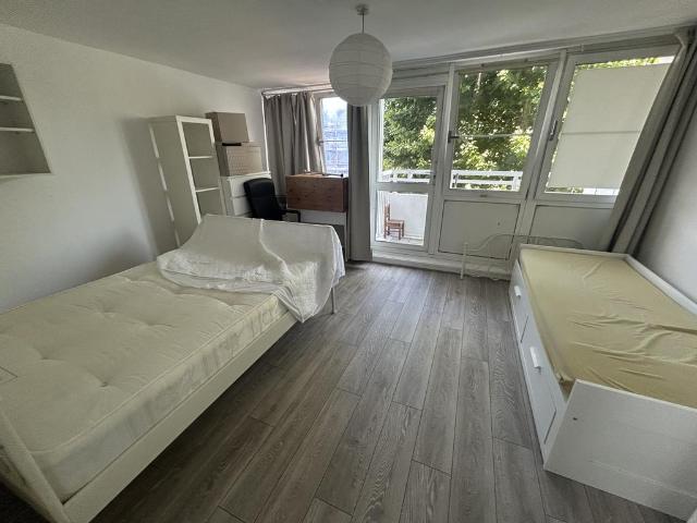 Oxford Gardens, London W10 1 bed in a flat share to rent £1,010 pcm £233 pw