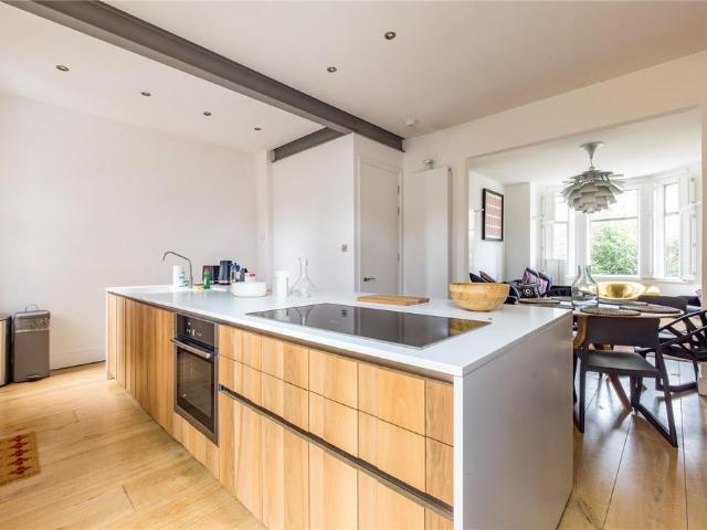 Oxford Gardens Primary School, Oxford Gardens, London, W10 6NF, United Kingdom | 4 bed duplex for rent #135675048 | Rentberry