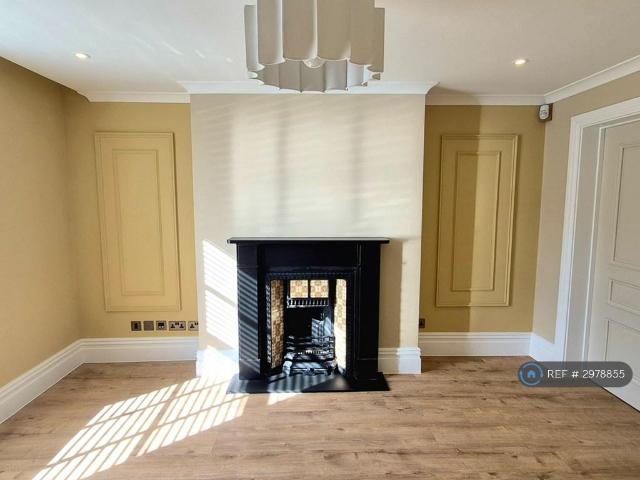 Oxford St, Whitstable, CT5 1 bed flat to rent £1,300 pcm £300 pw