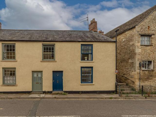 Oxford Street, Malmesbury, SN16 1 bed flat to rent £795 pcm £183 pw