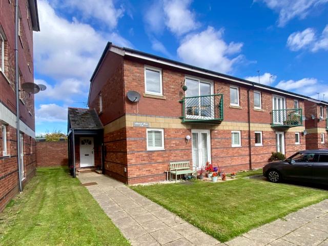 Oxford Street, Tynemouth NE30, 2 bed flat to rent, £1,100 pcm | PrimeLocation