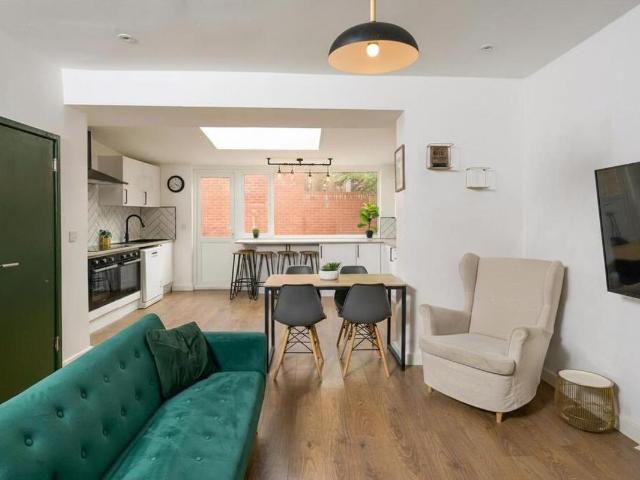 Oxford Street, Barton Hill, Bristol BS5, 6 bed shared accommodation to rent, £4,000 pcm | PrimeLocation