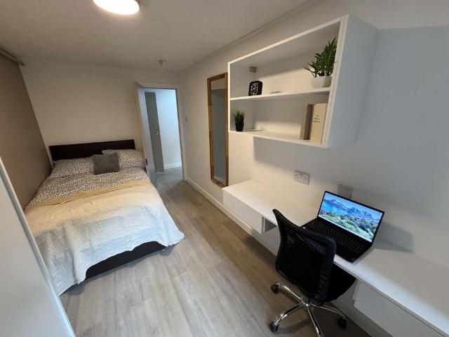 Oxford Street, Leicester 6 bed private hall to rent £433 pcm £100 pw