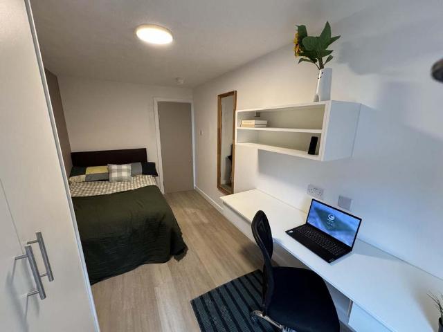 Oxford Street, Leicester 6 bed private hall to rent £477 pcm £110 pw
