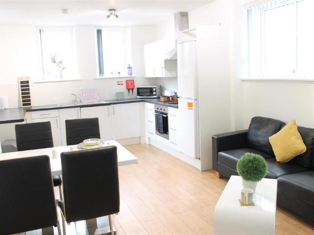 Oxford Street, Leicester LE1 1 bed in a flat share to rent £706 pcm £163 pw