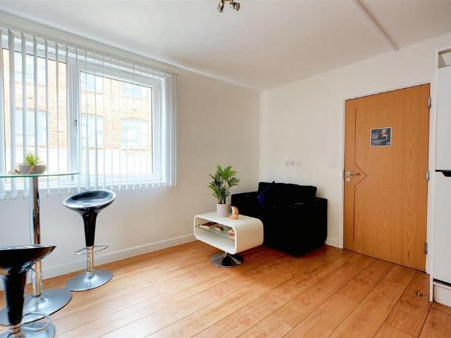 Oxford Street, Leicester LE1 1 bed in a flat share to rent £750 pcm £173 pw