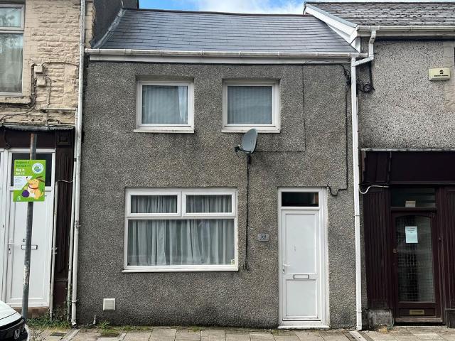 Oxford Street, Pontycymer, Bridgend 2 bed terraced house to rent £775 pcm £179 pw