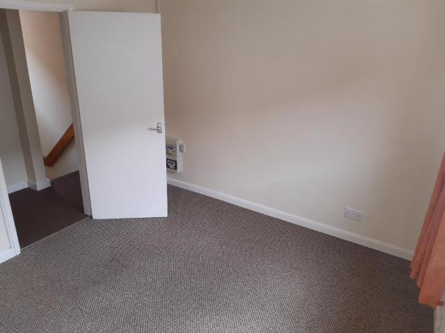 Oxford Street, Ripley, Derbyshire, DE5 1 bed flat to rent £550 pcm £127 pw