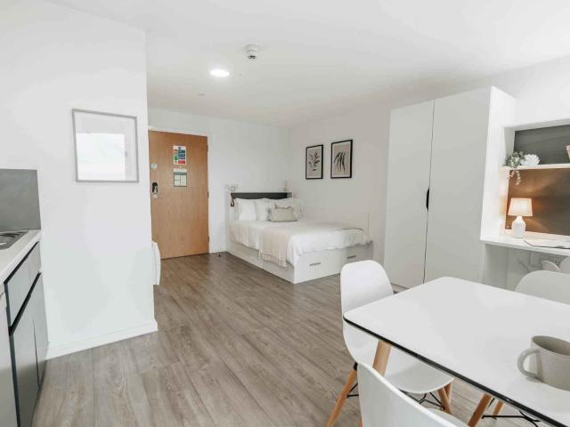 Oxford Point, Bournemouth Has an Apartment