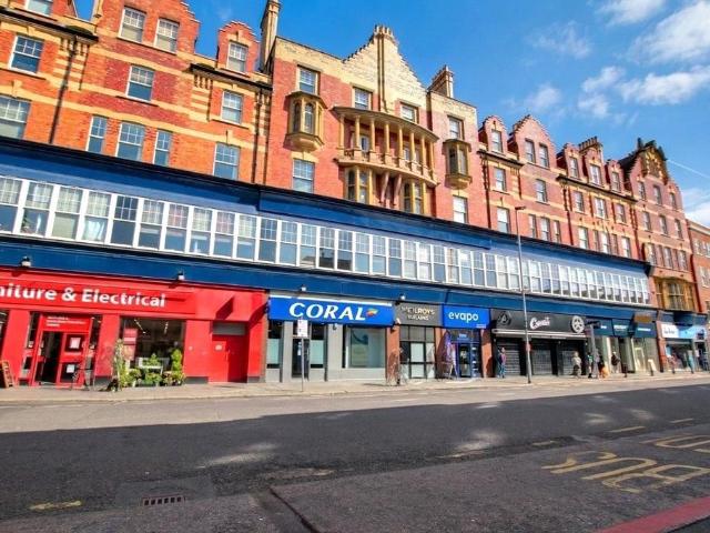 Oxford Road, Berkshire RG1 2 bed apartment to rent £1,450 pcm £335 pw