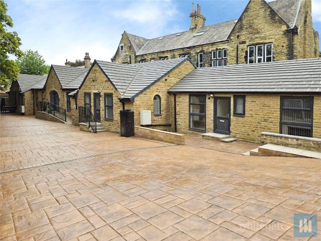 Oxford Road, Dewsbury, Kirklees WF13, 2 bed flat to rent, £1,050 pcm | PrimeLocation