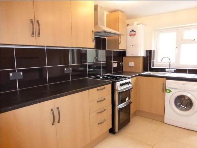 Oxford Road, Exeter EX4, 3 bed flat to rent, £1,700 pcm | PrimeLocation