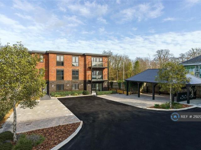 Oxford Road, Gerrards Cross, SL9 1 bed flat to rent £1,550 pcm £358 pw
