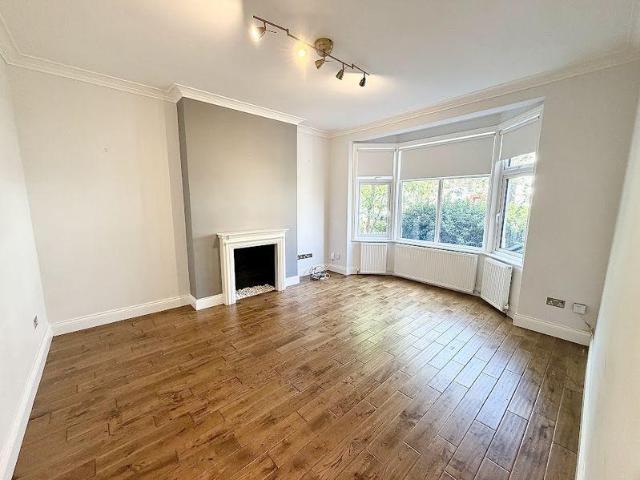 Oxford Road, Harrow 1 bed property to rent £1,495 pcm £345 pw