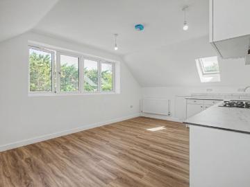 Oxford Road, Kidlington OX5, 2 bed flat to rent, £1,700 pcm | PrimeLocation