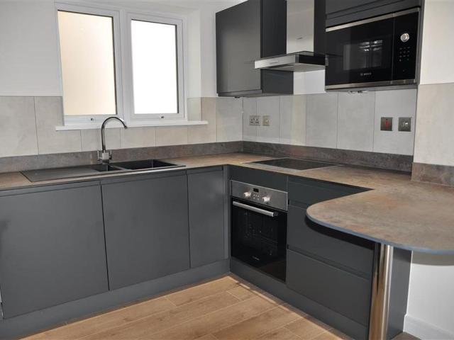 Oxford Road, Luton LU1, 1 bed flat to rent, £1,275 pcm | PrimeLocation