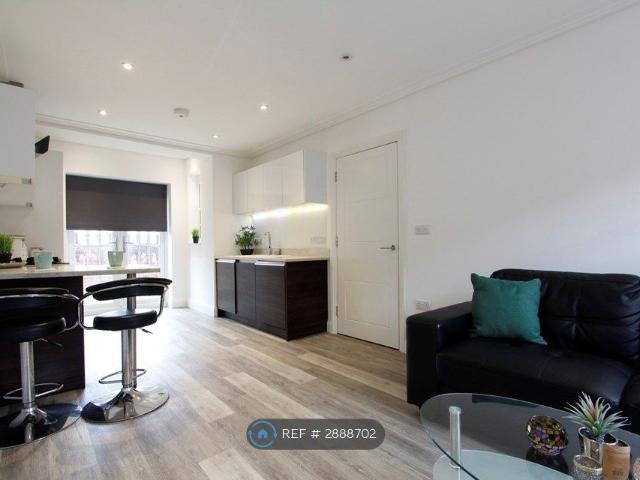 Oxford Road, Reading RG1, 1 bed flat to rent, £1,250 pcm | PrimeLocation