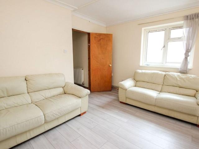 Oxford Road, Reading RG1, 3 bed flat to rent, £1,475 pcm | PrimeLocation