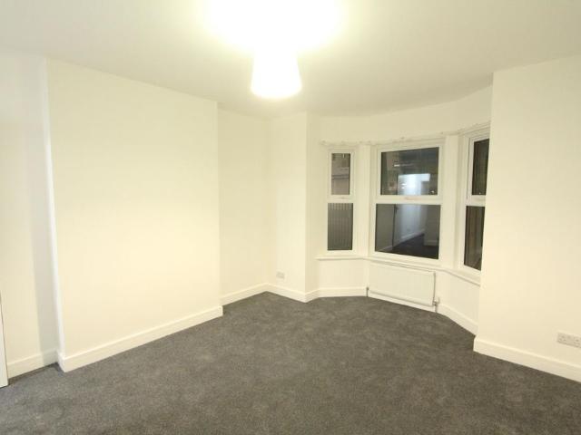 Oxford Road, Reading, RG30 1 bed ground floor flat to rent £1,200 pcm £277 pw