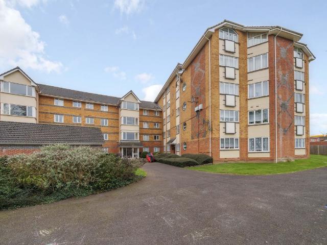 Oxford Road, Reading RG30, 2 bed flat to rent, £1,300 pcm | PrimeLocation