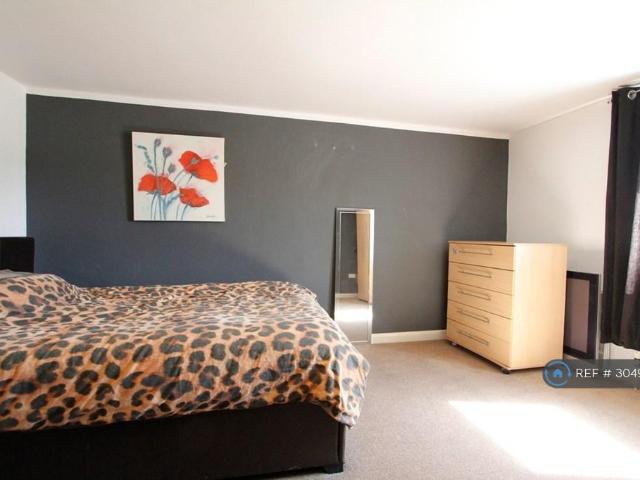 Oxford Road, Reading, RG30 2 bed flat to rent £1,375 pcm £317 pw