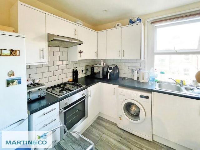 Oxford Rd Reading 2 bed flat to rent £1,350 pcm £312 pw