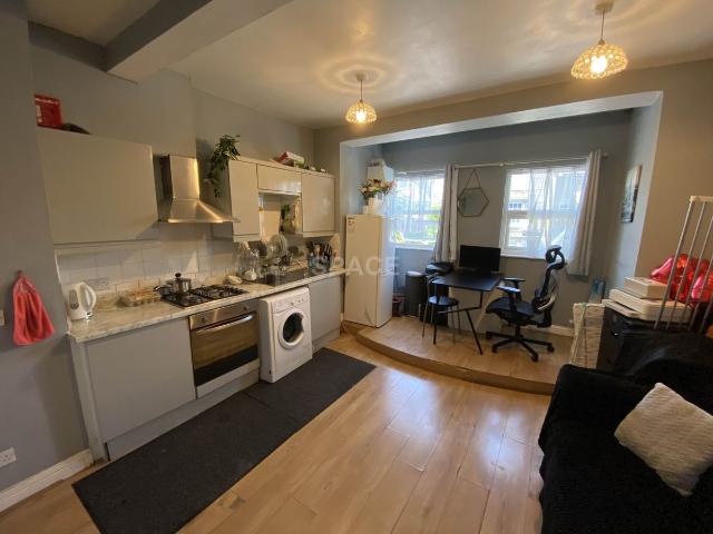 Oxford Rd, Reading RG30, 1 bed flat to rent, £1,095 pcm | PrimeLocation