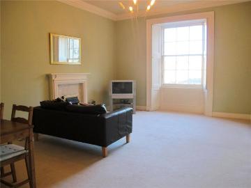 Oxford Terrace, Edinburgh, EH4 2 bed flat to rent £1,695 pcm £391 pw