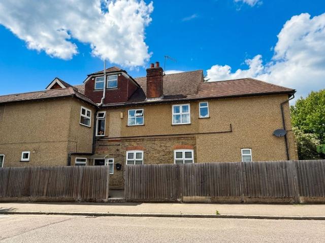 Oxhey Road, Watford WD19, 1 bed flat to rent, £1,300 pcm | PrimeLocation