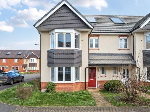 Oxlade Drive, Slough, Berkshire SL3, 3 bed semi detached house to rent, £2,300 pcm | PrimeLocation
