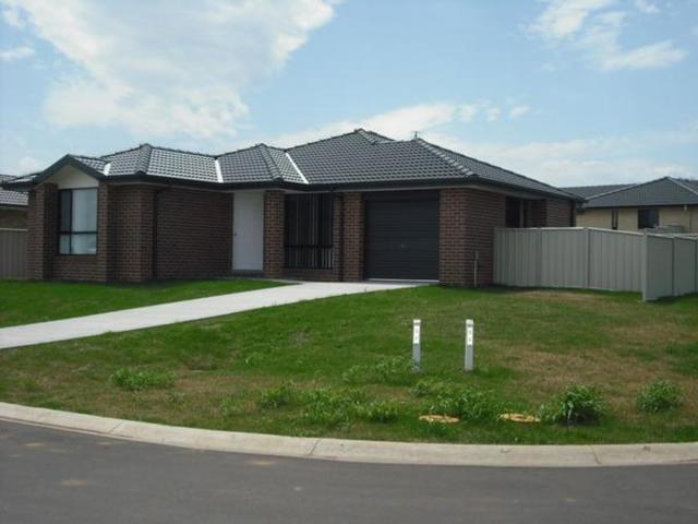 OXLEY VALE Large Four Bedroom Home