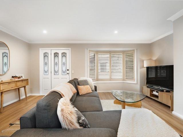 'Oxley Court' Stone Throw Distance From Bowral CBD Northerly Sun Filled Living