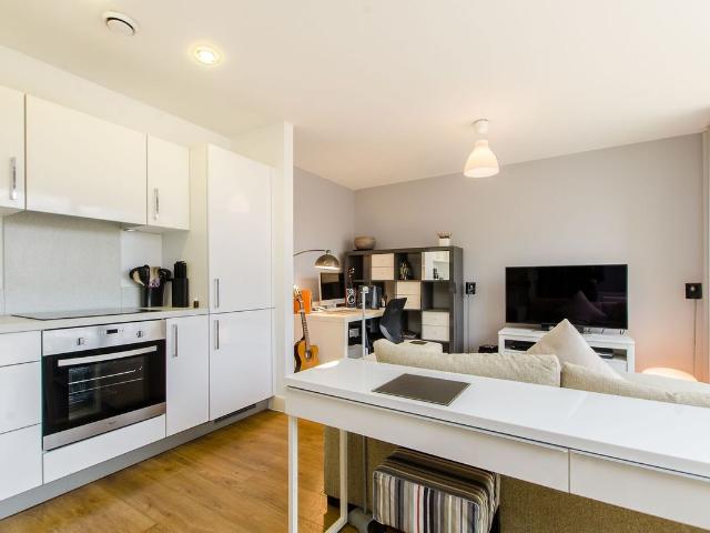 Oxley Square, Bow, London E3, 1 bed flat to rent, £2,000 pcm | PrimeLocation