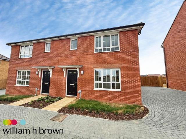 Oxlip Boulevard, IPSWICH 3 bed house to rent £1,825 pcm £421 pw