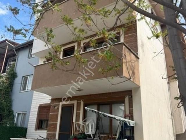 Oya Emlaktan Burhaniye Öğretmenler Mahallesinde Kiralık 3+1