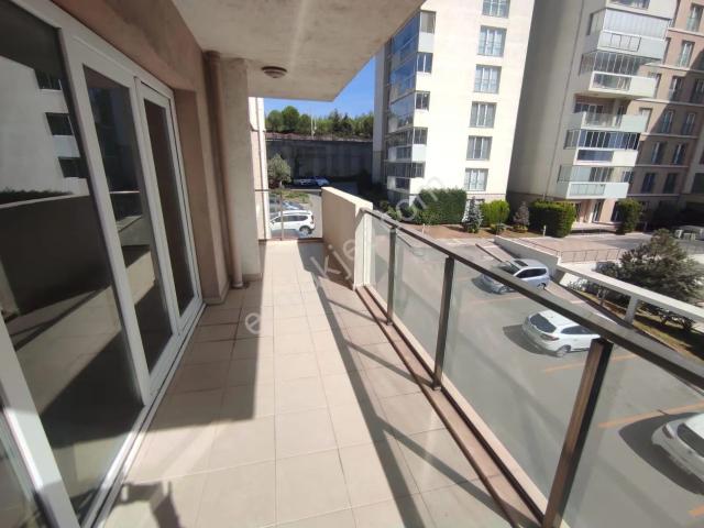 Oyak Buca 2. Etap Konutları'nda Kiralık 3+1 Daire