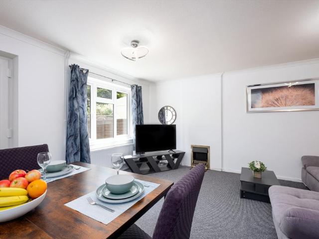 Oyster Row, Cambridge CB5 3 bed house to rent £4,914 pcm £1,134 pw