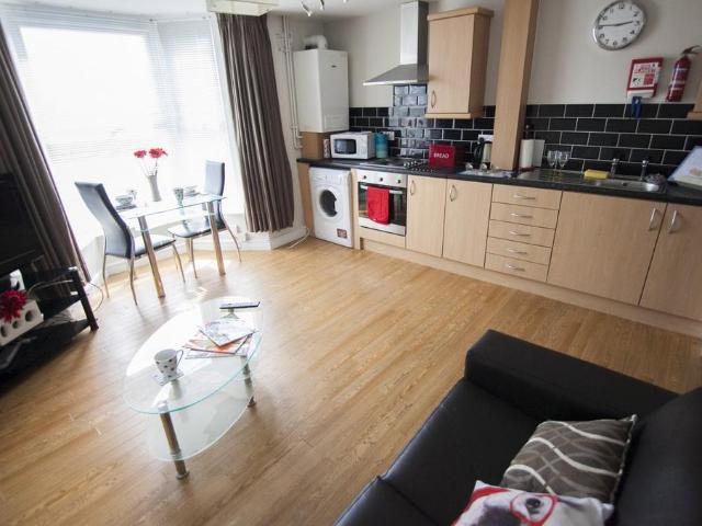 Oystermouth Road, Brynmill, Swansea SA1 1 bed flat to rent £901 pcm £208 pw