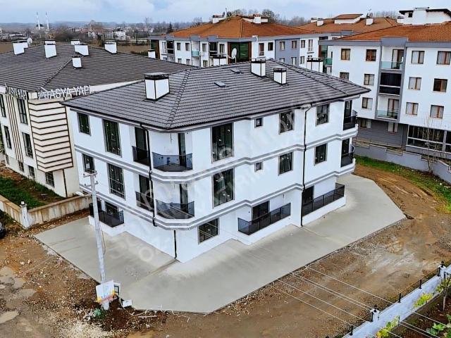 Öz ak Tan Ebev. Banyo Hast. Yakın 3+1 Büyüklüğnde 2+1 Lüks Daire