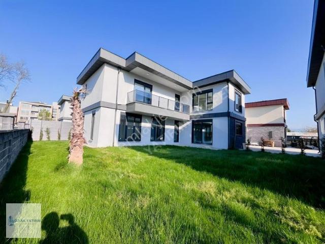 Öz ak Tan Müthiş Villa! Müthiş Konum Müthiş Fırsat! 300 M2 Villa