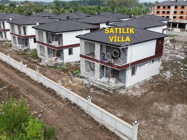 Öz ak Tan Vade Ve Takas İmkanı İle 200 M2 Kaçmaz Fırsat Villa!