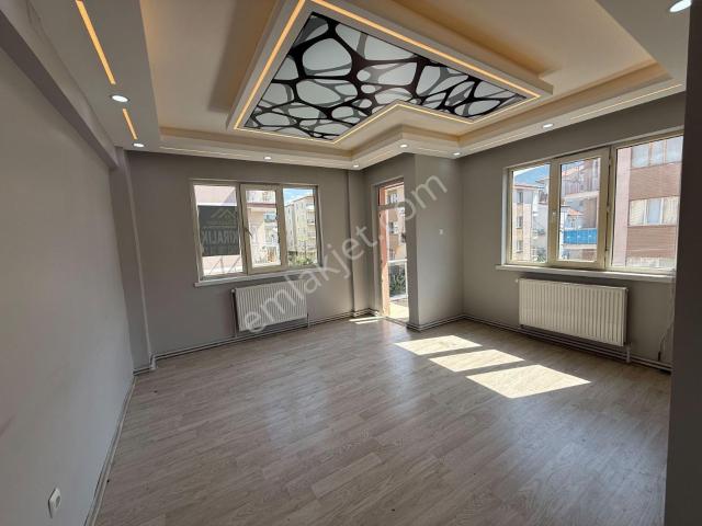 Özçelebi'den Full Yapılı Kiralık Daire Koşu Yolu Üstünde 3+1 Doğ