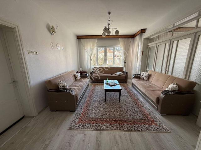 Özçelebi'den Hıdırlık Cadde Üzerinde Eşyalı Kiralık Daire 3+1