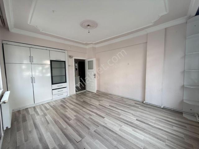 Özçelebi'den İstasyon'da Kiralık Daire 2+1 Doğalgazlı Kilerli